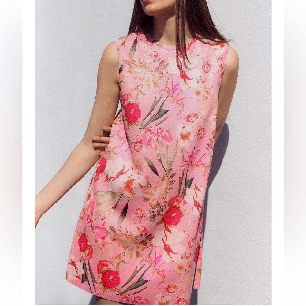 Zara Floral Pink Knit‎ Mini Dress Size Medium